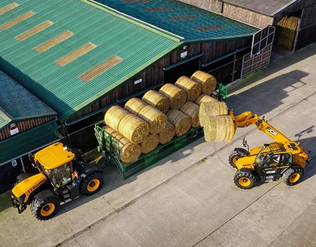 Le télescopique JCB 542-70 AGRIPRO : performances et polyvalence pour les agriculteurs