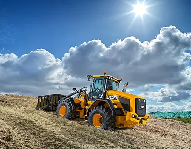 L’agro-chargeuse JCB 435S et sa grande puissance moteur